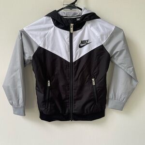 Nike Lightweight Windbreaker Jacket size 3-4 years / XS